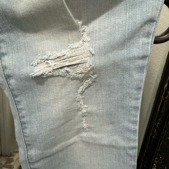 distressed blue jeans - Picture 5 of 8